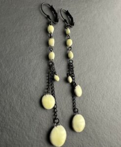 Boucles d'oreilles longues en céramique jaune pale modèle gitanes