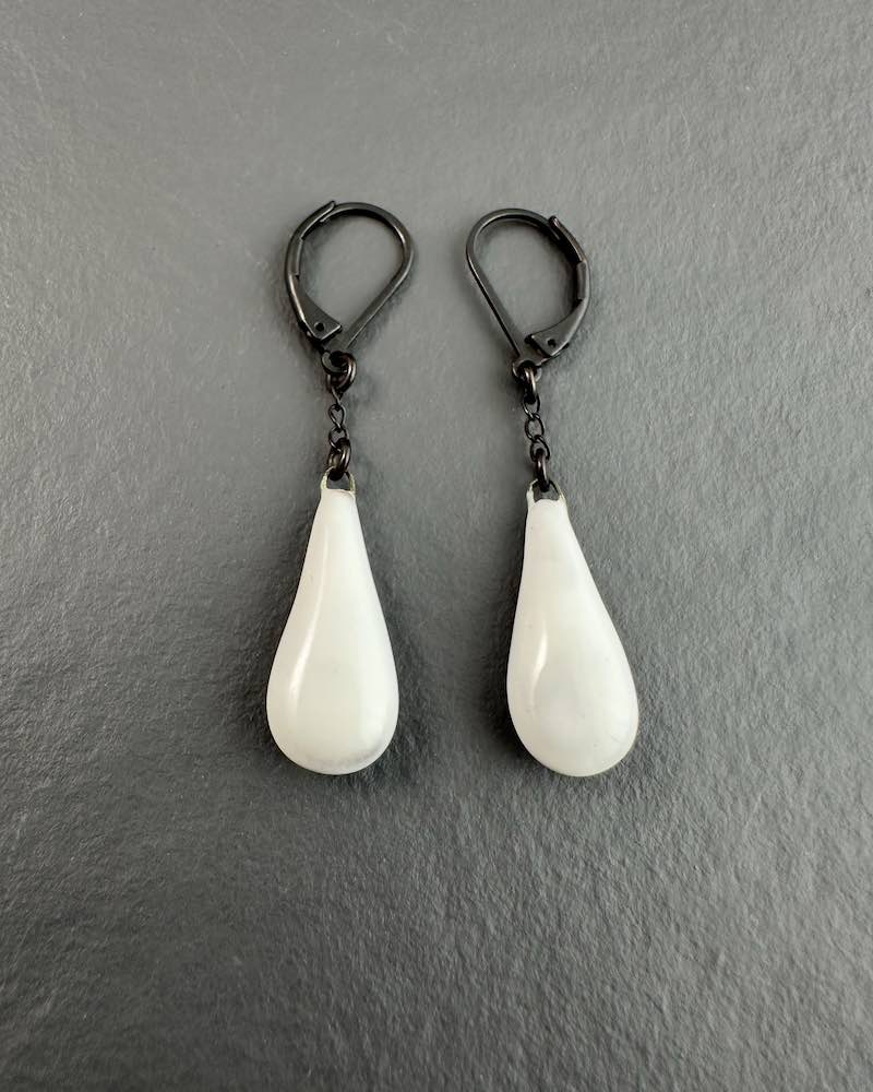 Boucles Dormeuses Blanches Boucles d'oreilles dormeuses Joséphine en céramique blanche