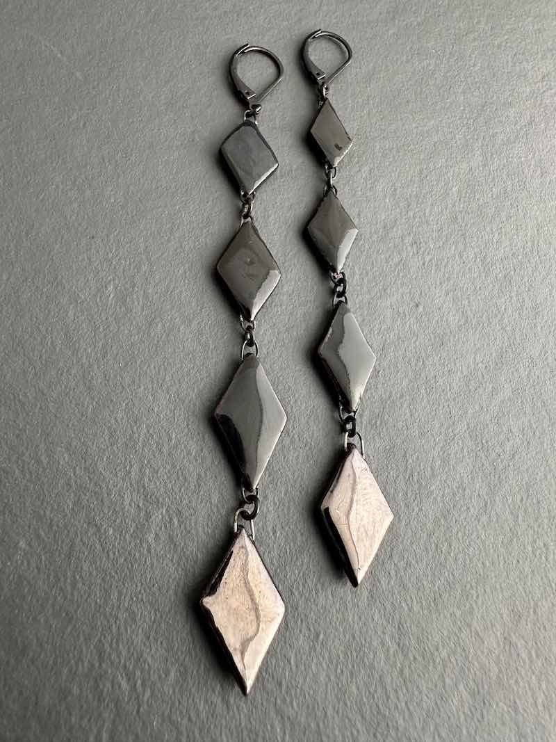 Boucles d'oreilles Losanges noires et platine boucles d'oreilles Losange en céramique Noir et Platine