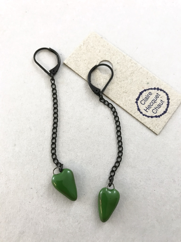 Small floating ceramic hart earrings in Emerald Green