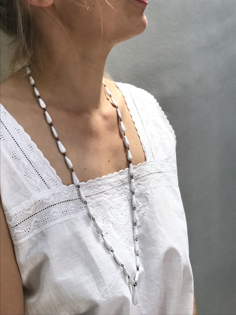 White hand made ceramic drops necklace by Claire Hecquet-Chaut
