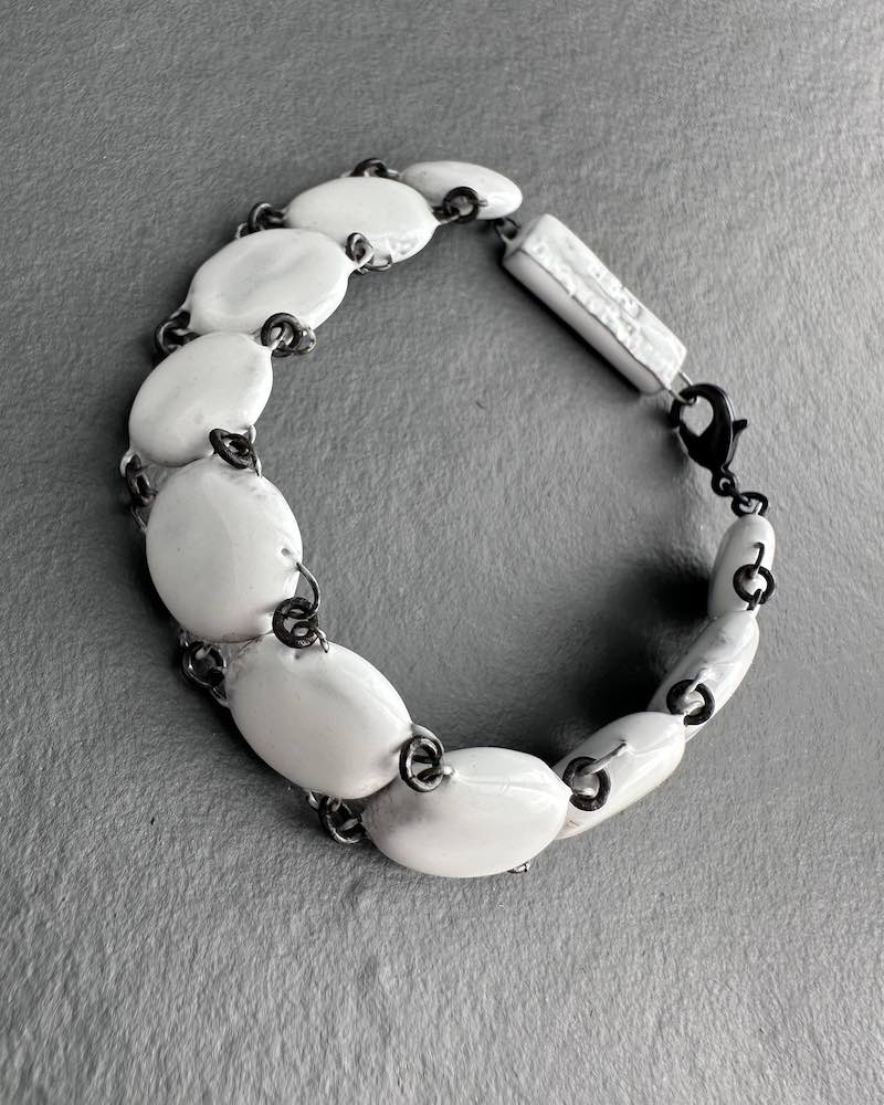 Bracelet manchette en céramique a double liaison esprit cote de maille blanc