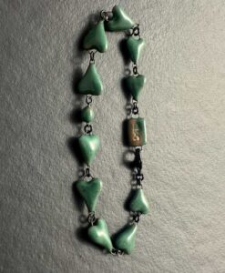 Bracelet formé de coeurs en céramique fait main